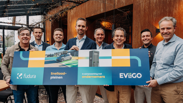 Fudura en EViiGo ondertekenen contract